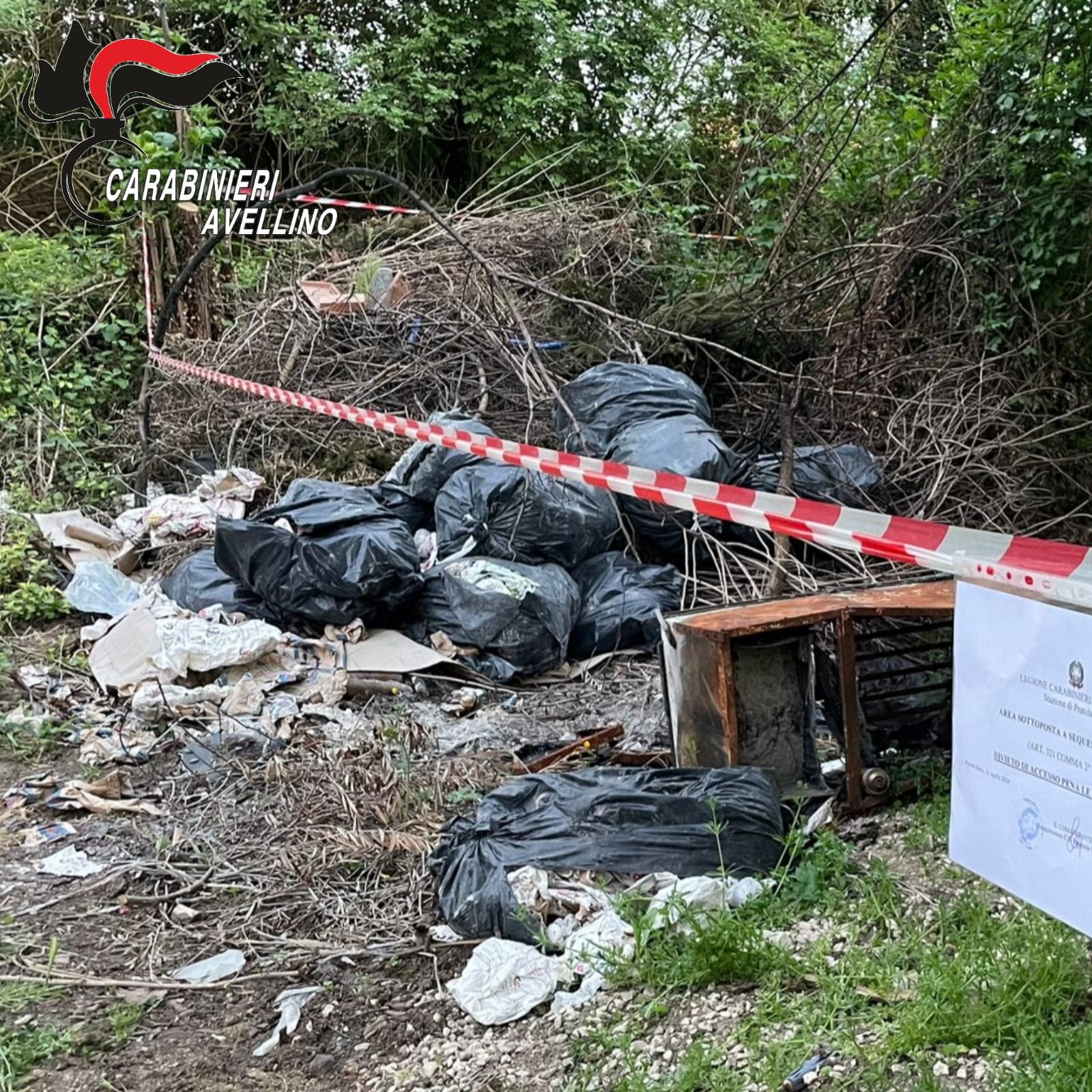 Pratola Serra - Discarica a cielo aperto: denunciati  due 50enni per smaltimento illecito di rifiuti speciali.